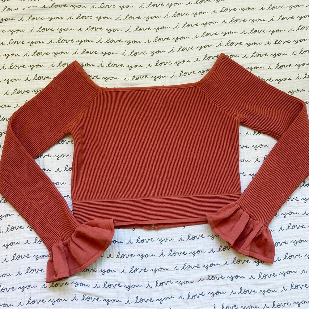 Gianni Bini Cropped Off the shoulder cropped ribbed sweater